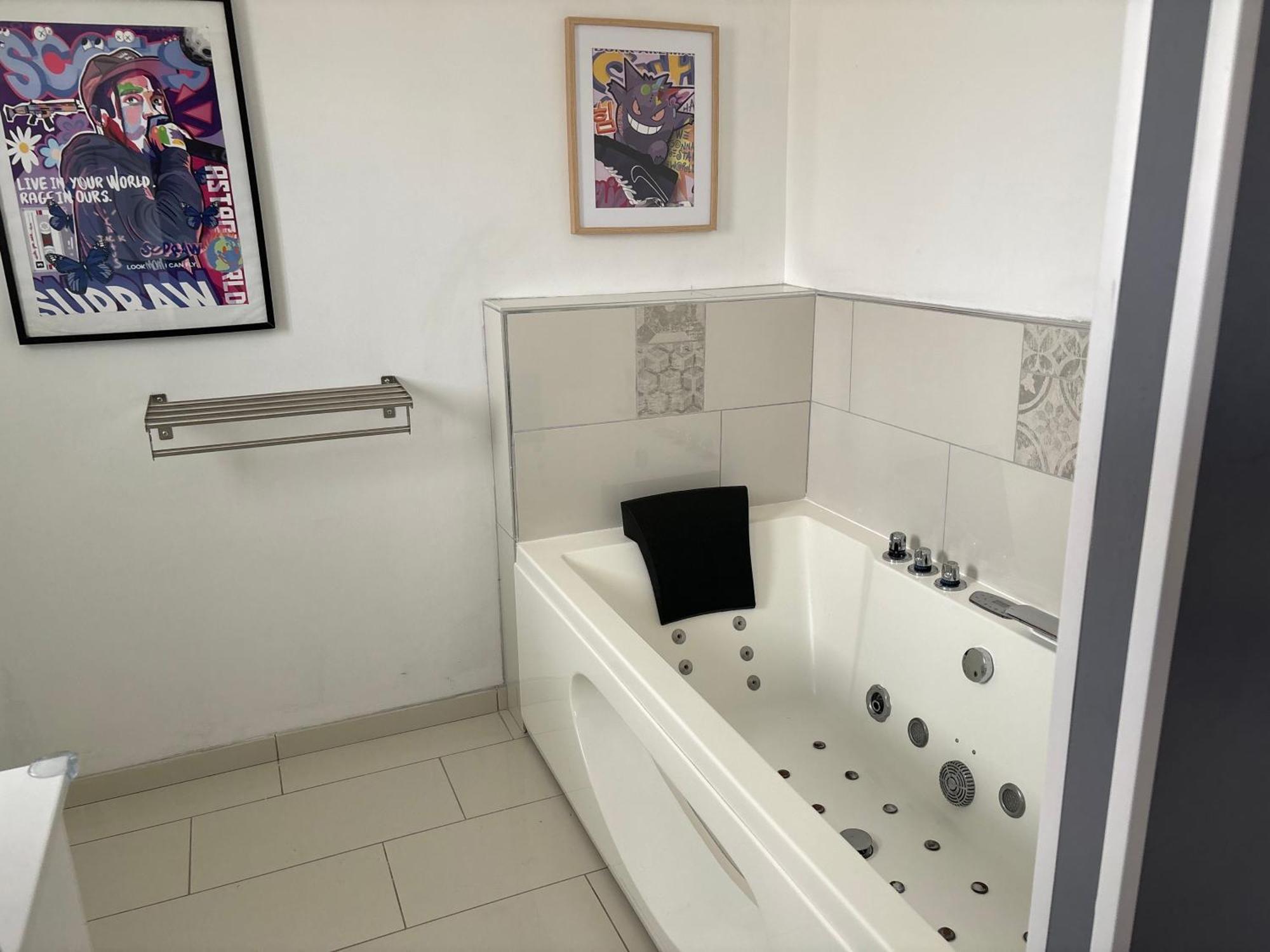 Maison Moderne Au Calme Avec Billard, Jacuzzi, Bain A Remous, Piscine, Babyfoot Labastide-du-Temple Dış mekan fotoğraf